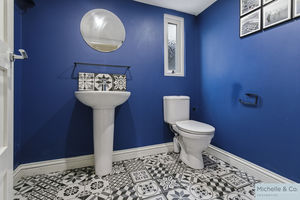 Guest WC- click for photo gallery